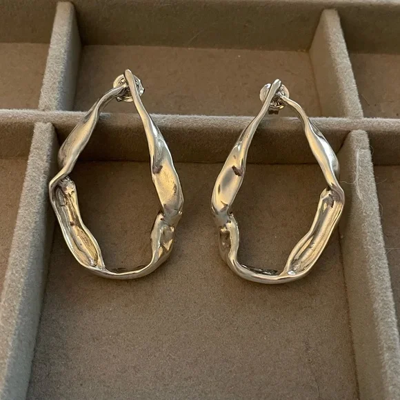 Uno de 50 XL organic shape hoop circle earrings - Picture 4 of 6